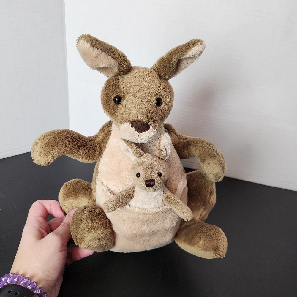 Gund Jirra the Kangaroo With Baby Plush Toy Stuffed Animal - Picture 2 of 10